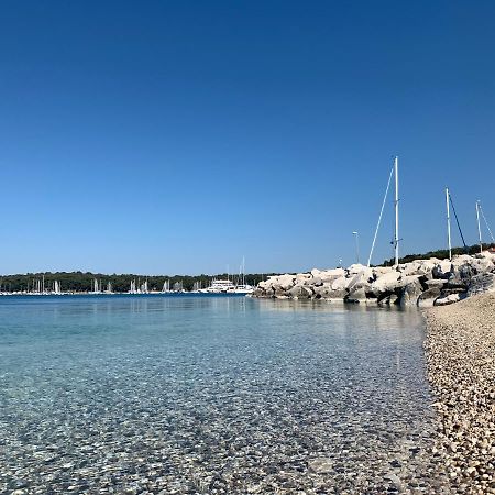 Sea Breeze Studio Hotel Pula Buitenkant foto
