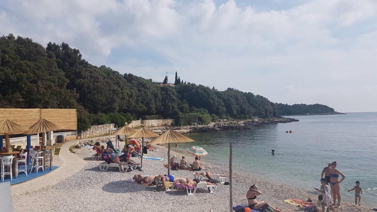 Sea Breeze Studio Hotel Pula Buitenkant foto